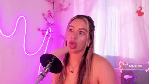 Snapshot of centaurigirls chatting on 10-03-25, 04:04 Hello guys my name is Sofi and Lizzie and Vanessa online show from 10-03-25, 04:04