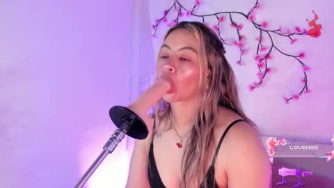 Snapshot of centaurigirls chatting on 10-06-25, 03:20 Hello guys my name is Sofi and Lizzie and Vanessa online show from 10-06-25, 03:20