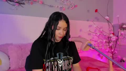 Hello guys my name is Sofi and Lizzie and  Vanessa online show from 04-19-26, 08:33