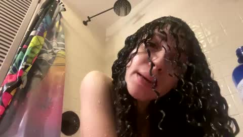 Snapshot of ceoglo chatting on 12-31-24, 11:49 ceoglo online show from 12-31-24, 11:49