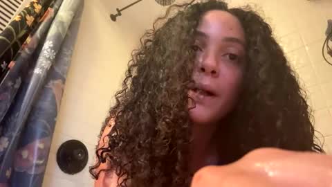 Snapshot of ceoglo chatting on 10-27-25, 10:03 ceoglo online show from 10-27-25, 10:03