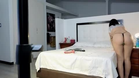 Snapshot of cerecitaqueen chatting on 12-23-25, 03:04 Cerecita online show from 12-23-25, 03:04