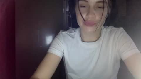 Snapshot of cerisedood82 chatting on 05-06-26, 09:31 Eva online show from 05-06-26, 09:31