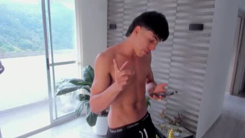 Snapshot of ceron_cb chatting on 12-20-25, 07:54 ceron cb online show from 12-20-25, 07:54