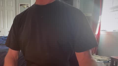 Snapshot of cfnmworkout1 chatting on 12-21-25, 02:02 cfnmworkout1 online show from 12-21-25, 02:02