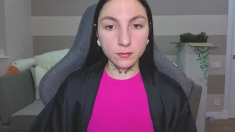 Snapshot of chabibiann chatting on 12-15-25, 07:01 Kate online show from 12-15-25, 07:01