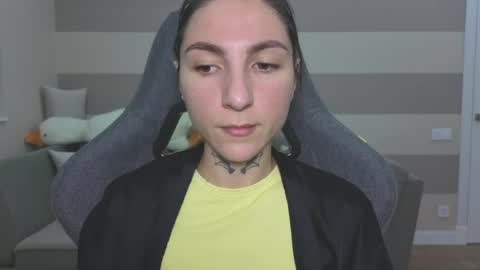 Snapshot of chabibiann chatting on 06-18-26, 06:46 Kate online show from 06-18-26, 06:46