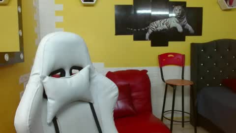 Snapshot of chacorta_ chatting on 05-19-26, 01:06 chacorta_ online show from 05-19-26, 01:06