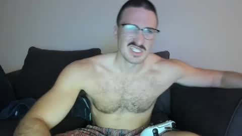 Snapshot of chadpowerz chatting on 07-02-26, 03:34 Lydong online show from 07-02-26, 03:34