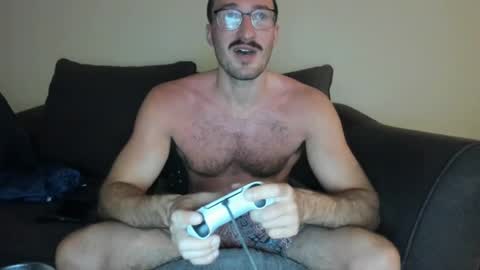 Snapshot of chadpowerz chatting on 07-06-26, 05:15 Lydong online show from 07-06-26, 05:15
