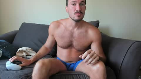 Snapshot of chadpowerz chatting on 07-19-26, 04:33 Lydong online show from 07-19-26, 04:33