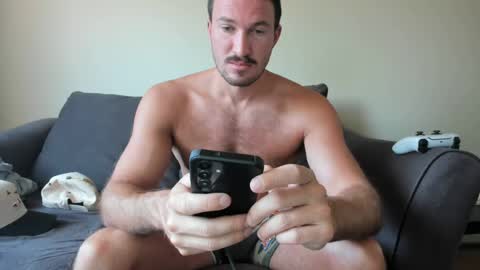 Snapshot of chadpowerz chatting on 07-20-26, 04:42 Lydong online show from 07-20-26, 04:42