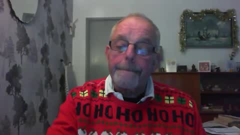 Snapshot of champers37 chatting on 12-11-24, 11:51 Champers online show from 12-11-24, 11:51
