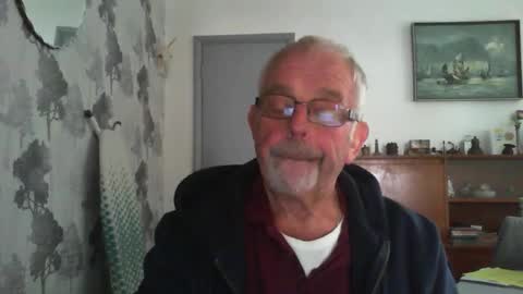 Snapshot of champers37 chatting on 06-11-26, 10:46 Champers online show from 06-11-26, 10:46