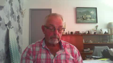 Snapshot of champers37 chatting on 06-24-26, 08:35 Champers online show from 06-24-26, 08:35