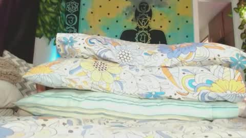 Chanel M. online show from 11-15-25, 08:16