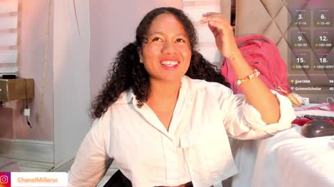 Snapshot of chanellmillers chatting on 02-06-25, 12:43 Chanell online show from 02-06-25, 12:43