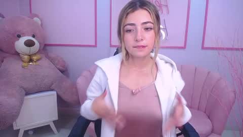 Snapshot of channel_blonde_a chatting on 12-05-24, 02:09 channel_blonde_a online show from 12-05-24, 02:09