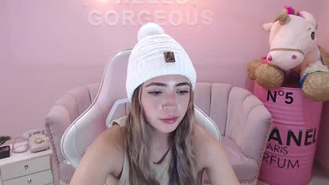 Snapshot of channel_blonde_a chatting on 01-20-25, 04:55 channel_blonde_a online show from 01-20-25, 04:55