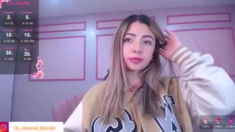 Snapshot of channel_blonde_a chatting on 01-28-25, 07:32 channel_blonde_a online show from 01-28-25, 07:32