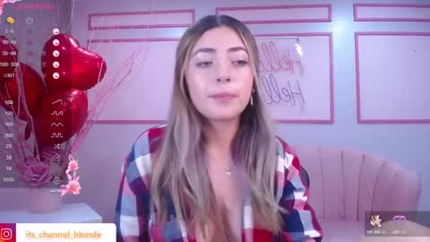 Snapshot of channel_blonde_a chatting on 02-12-25, 07:35 channel_blonde_a online show from 02-12-25, 07:35