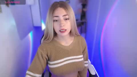 Snapshot of channel_blonde_a chatting on 10-02-25, 05:09 channel_blonde_a online show from 10-02-25, 05:09