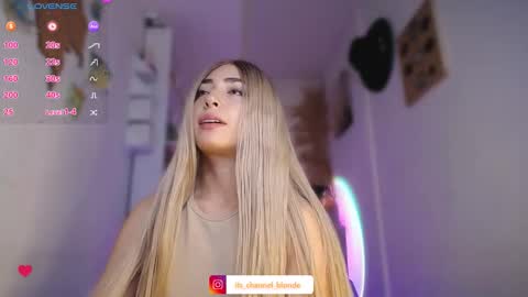 Snapshot of channel_blonde_a chatting on 12-05-25, 06:26 channel_blonde_a online show from 12-05-25, 06:26