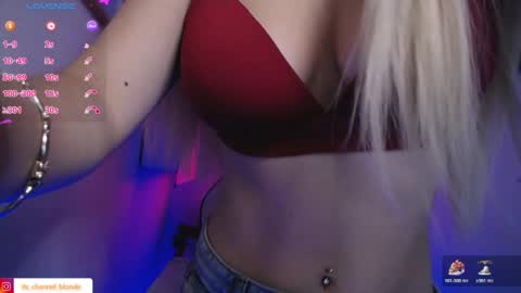Snapshot of channel_blonde_a chatting on 05-27-26, 11:02 channel_blonde_a online show from 05-27-26, 11:02