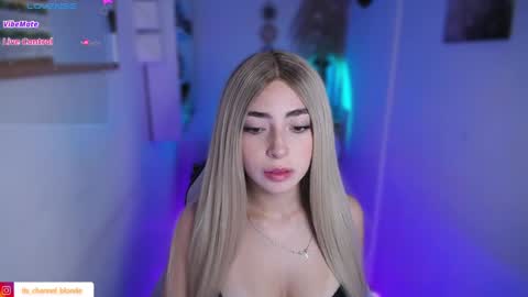 Snapshot of channel_blonde_a chatting on 06-04-26, 05:52 channel_blonde_a online show from 06-04-26, 05:52