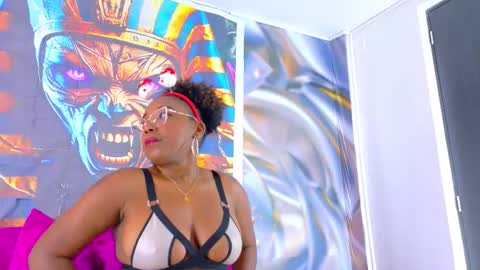 Snapshot of channelcroix chatting on 11-09-25, 07:45 channelcroix online show from 11-09-25, 07:45