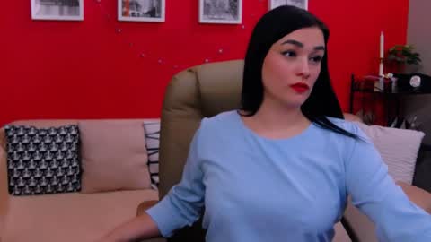 The Queen online show from 01-12-25, 01:21