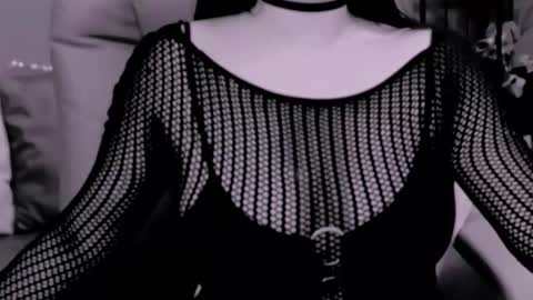 The Queen online show from 10-29-25, 11:34