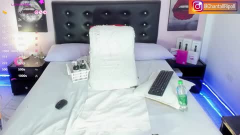 Snapshot of chantallripoll chatting on 09-20-25, 03:35 ALEXANDRA online show from 09-20-25, 03:35