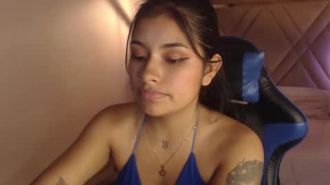 Snapshot of chantalpetit chatting on 10-21-25, 07:03 chantalpetit online show from 10-21-25, 07:03