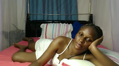 Snapshot of chantelsamz2 chatting on 12-11-24, 07:03 Chantel online show from 12-11-24, 07:03