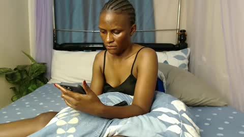 Snapshot of chantelsamz2 chatting on 12-31-24, 09:28 Chantel online show from 12-31-24, 09:28