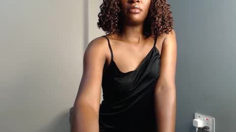 Chantel online show from 11-22-25, 03:38