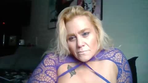 Ms. Behaving online show from 06-01-26, 02:19