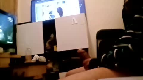 Snapshot of chapy38 chatting on 12-21-25, 01:35 chapy38 online show from 12-21-25, 01:35