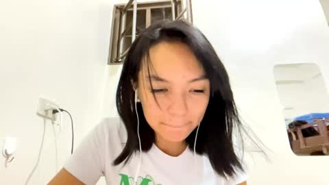 Elly online show from 04-08-26, 12:05