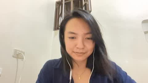 Elly online show from 04-13-26, 01:16