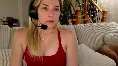 Snapshot of charbearxoxo chatting on 03-11-26, 12:27 char online show from 03-11-26, 12:27