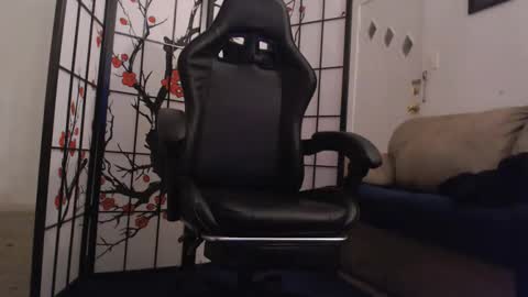 Chariot May online show from 12-20-25, 03:46