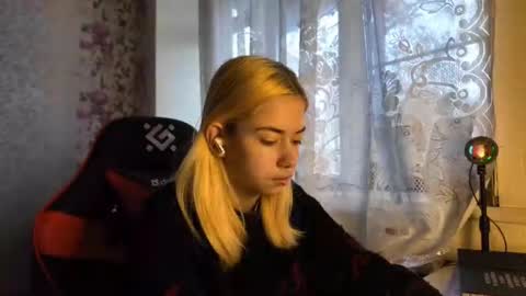 Snapshot of charleneschonert chatting on 11-10-25, 07:40 Nancy online show from 11-10-25, 07:40