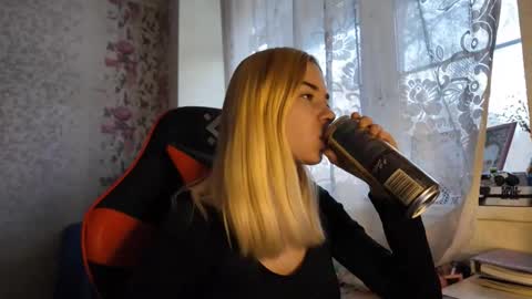 Snapshot of charleneschonert chatting on 11-14-25, 07:40 Nancy online show from 11-14-25, 07:40