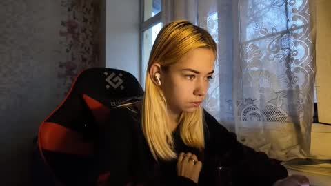 Snapshot of charleneschonert chatting on 11-18-25, 07:46 Nancy online show from 11-18-25, 07:46