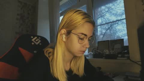 Snapshot of charleneschonert chatting on 11-22-25, 08:13 Nancy online show from 11-22-25, 08:13