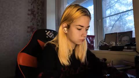 Snapshot of charleneschonert chatting on 11-24-25, 07:30 Nancy online show from 11-24-25, 07:30