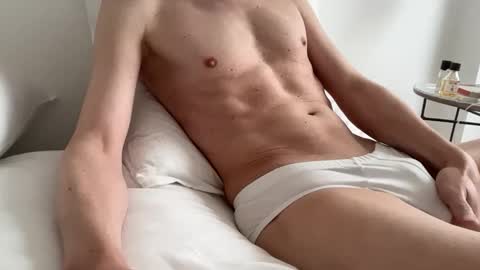 Snapshot of charlesdeparis chatting on 02-10-26, 12:09 charles online show from 02-10-26, 12:09