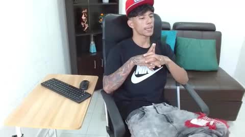 Snapshot of charlie_oconnor chatting on 12-18-24, 04:09 Charlie oconnor online show from 12-18-24, 04:09